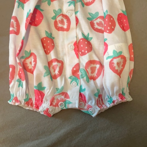 Strawberry baby onsie - Picture 3 of 5